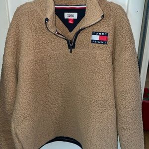 Tan Tommy Hilfiger crewneck cropped